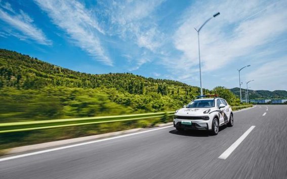 领克01如何成为警用车的幕后英雄：动力与安全的完美结合