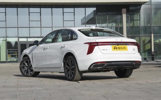 红旗H5 PHEV：20万级插混轿车，燃油效率与续航并驾齐驱