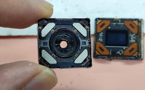 特斯拉FSD智驾系统升级在即，国产车能否迎头赶上？