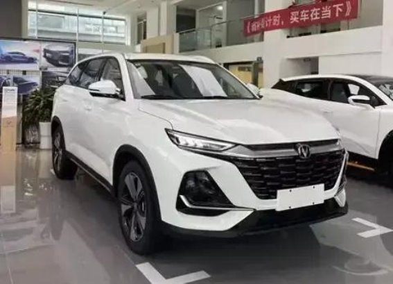 长安CS75 PRO七座版全面升级 全系搭载1.5T动力满足多样需求