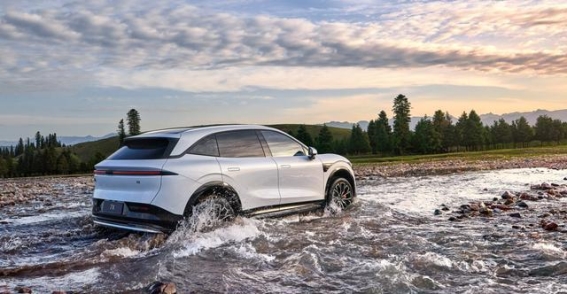 极氪7X与特斯拉Model Y：20-30万级纯电SUV选购指南