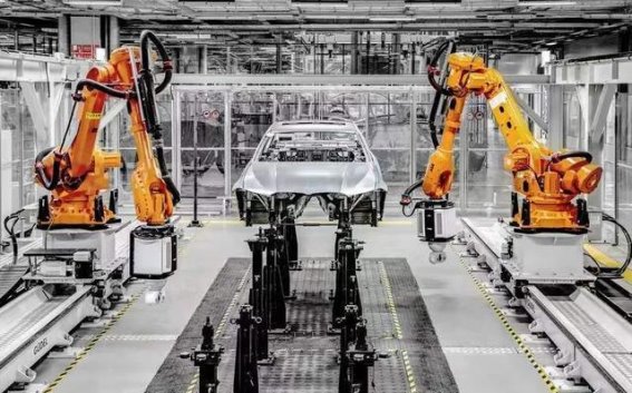 老豪华的蜕变：BBA在新豪华时代的自我进化