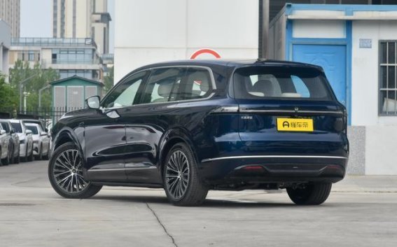 深蓝S09后驱Ultra+：家庭用户的智能化与舒适性平衡之选