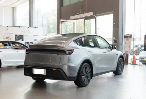 特斯拉全新六座SUV亮相 实测轴距超三米续航达750公里