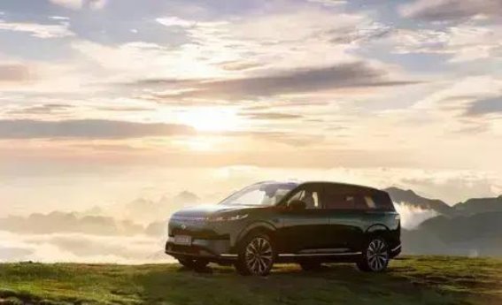 2026款eπ008六座版：探索自然之美，带着“大舒适家”同行