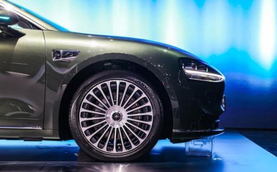 享界S9T成都车展亮相，开创旅行车智能新篇章