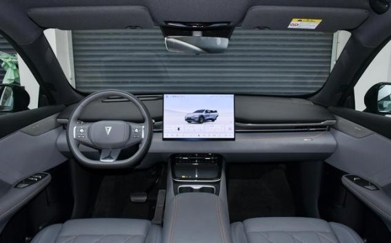 深蓝S05与零跑B10，哪款纯电车更适合你？