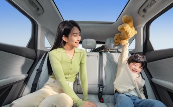 星途瑶光C-DM与领克08EM-P深度对比：谁才是家庭混动SUV的优选