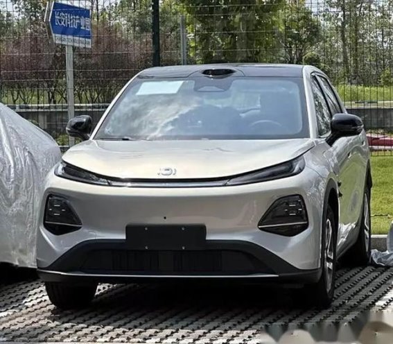 全新长安启源Q05：时尚与性能并重的电动小型SUV