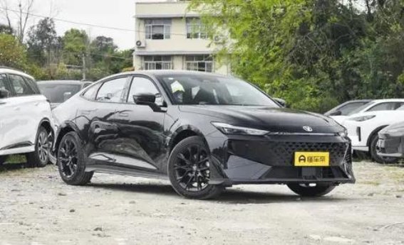 第二代UNI-V：年轻人的动力与颜值之选