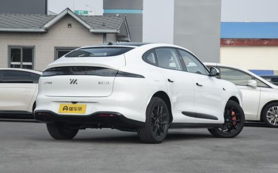 智己LS6增程版：续航突破与智能化双重驱动的SUV新选择