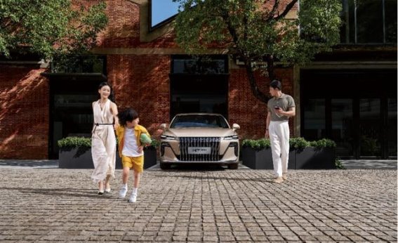 荣威M7 DMH上市：智能家轿的新标杆