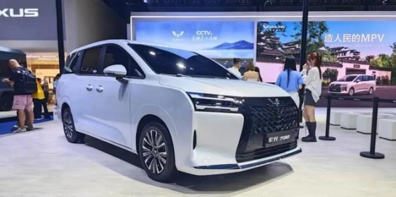 五菱星光730：7座家用MPV的新标杆，空间与动力全覆盖