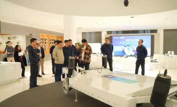 深蓝L06：突破超跑壁垒，磁流变悬架技术引领未来驾控体验