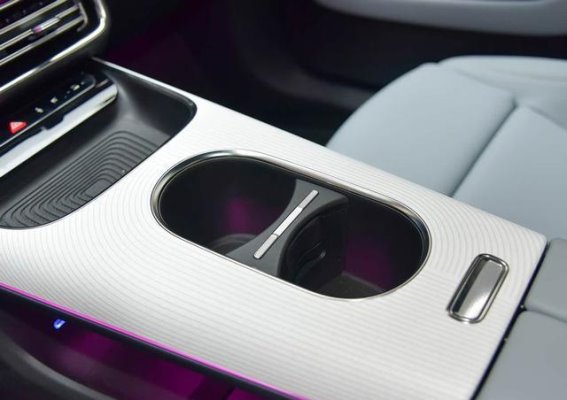 奔驰全新纯电CLA开启预售，豪华与科技的完美融合