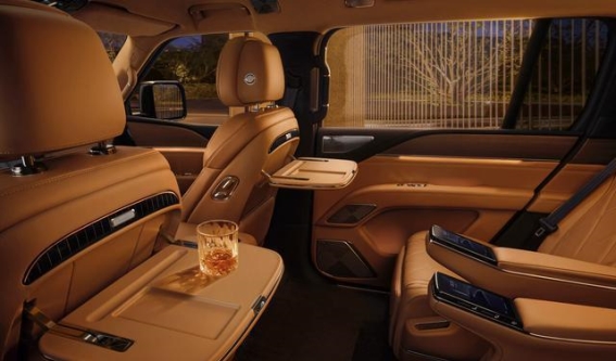 仰望U8L：国产豪华SUV的崛起，如何重新定义高端市场？