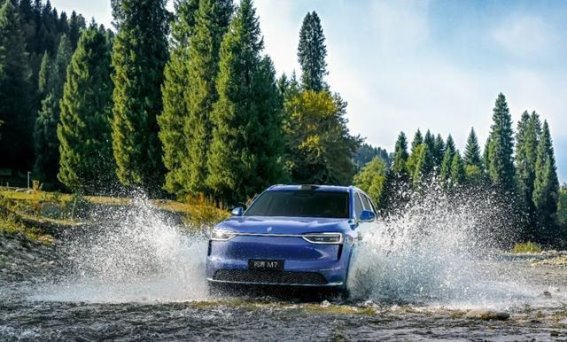 全新问界M7引爆市场，理想i6迎来挑战，谁能笑到最后？