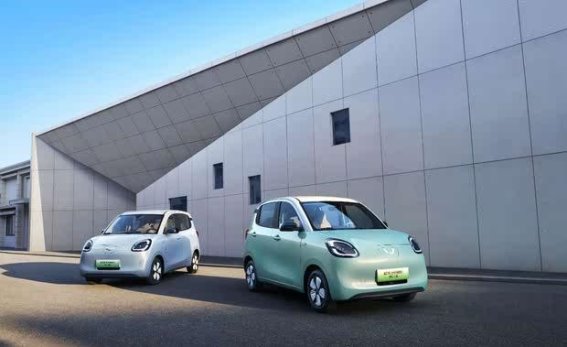 宏光MINIEV四门版：代步车2.0时代的全新选择