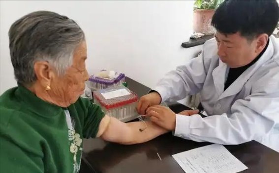 医生提醒：高胆固醇的隐藏元凶，这些食物尽早远离