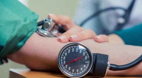 家庭血压测量指南：避开3个常见误区，高血压患者必看