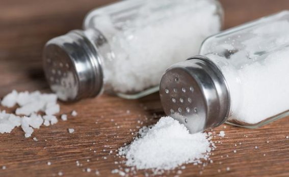 低钠盐的力量：从厨房微调到延长生命