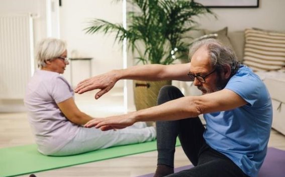 老年人膝盖疼痛怎么办？动静结合是关键