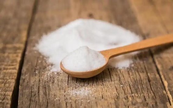 高血脂患者必看：这些食物要尽量避免，预防脑梗从饮食开始