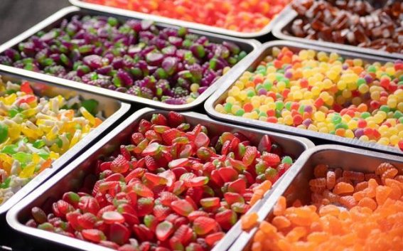 长期吃这3种食物，脑萎缩悄悄加速，老年痴呆风险不断增加