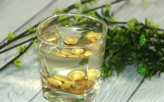 黄芪泡水的正确方法：补气不伤身的实用搭配与注意事项