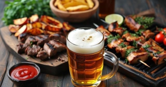 高血压患者需避开的5种食物，保护血管健康从饮食开始