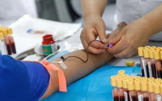 腿部异常信号不可忽视，医生提醒：这五个症状要警惕