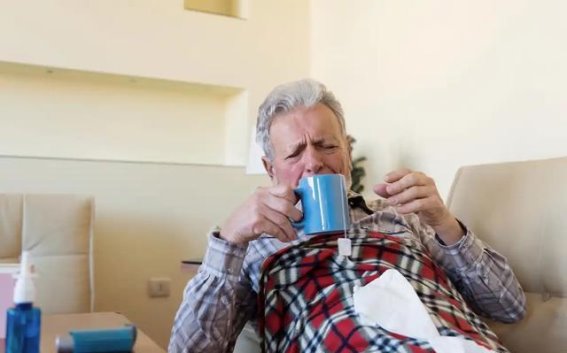 盐水漱口的五大益处：长期坚持的健康改变