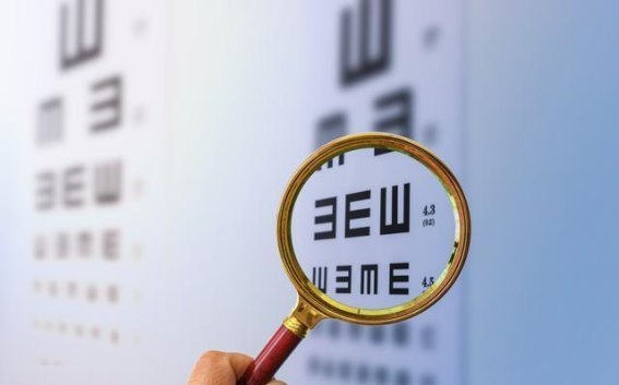 眼睛模糊，别只是怪老化，可能是这些营养素在“报警”