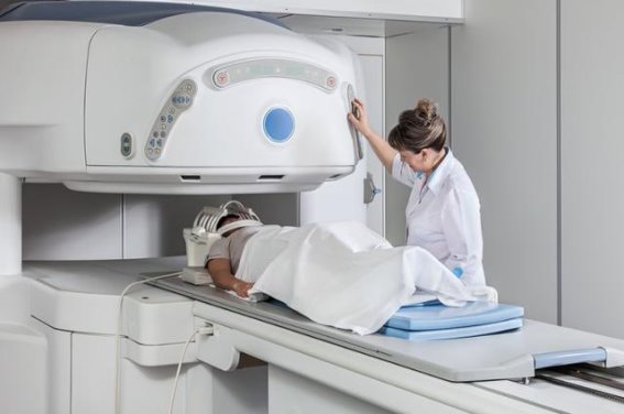 核磁共振为何不能关机？深度揭秘背后的科技与成本