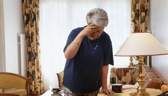 散步时能察觉脑梗的五大信号，你知道吗？