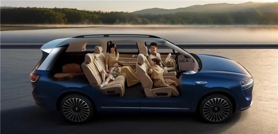 问界M9：以销量、口碑与保值率引领中国豪华新时代