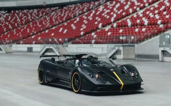 红碳狂热：Zonda HP Barchetta 1/64模型深度体验