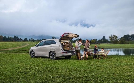 第三代蓝电E5 PLUS：12万元级插电混动SUV的新标杆，超长续航与全时四驱双重优势