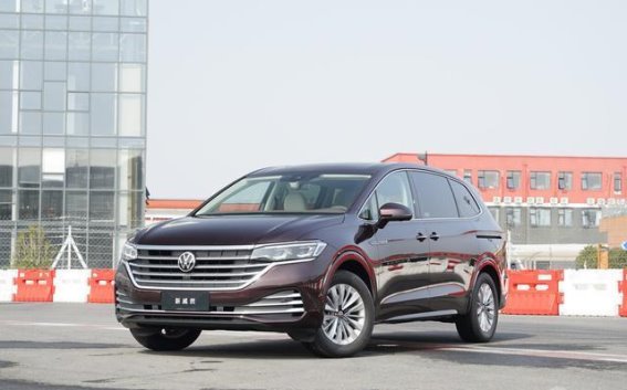 上汽大众威然与丰田赛那SIENNA的对决：商务与家庭的终极抉择