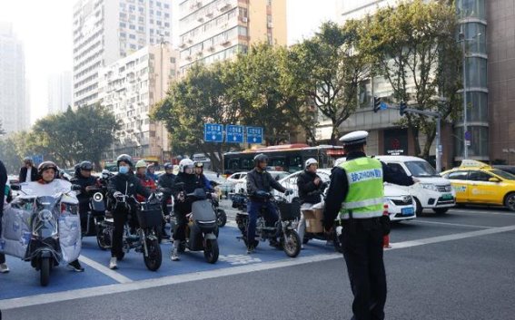 电动自行车新国标：安全与实用的平衡之道