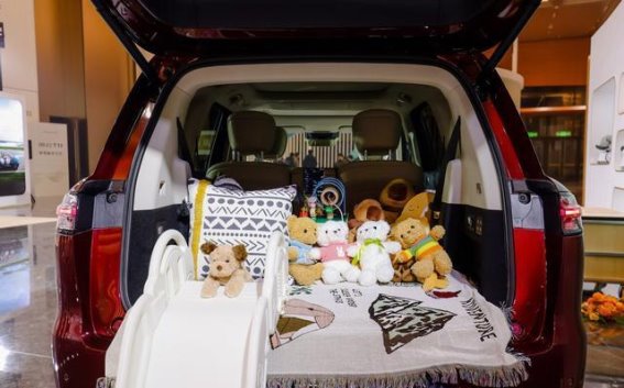 风云T11：家庭出行的豪华之选，六座SUV全新标准