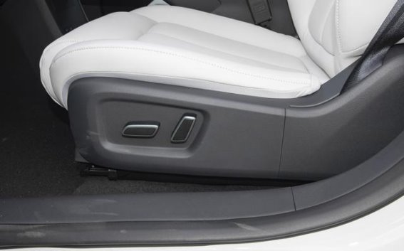 东风日产N7：宽敞舒适，智能加持，家用电动轿车新选择