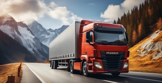 半挂车双牌照的背后：为何车头和挂车分别挂不同车牌？