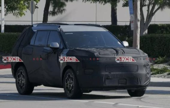 全新现代途胜谍照曝光：硬朗设计与电动化动力双重升级