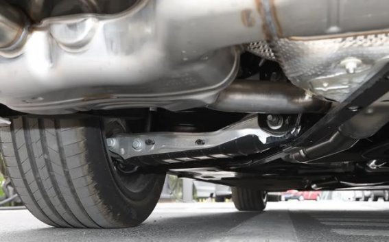 奥迪A5L评测：豪华与智能的完美结合，科技感与驾驶乐趣并存