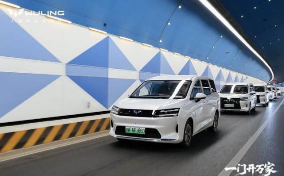 五菱星光730：实用与经济兼备的家庭出行新选择