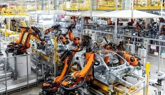 马斯克与中国车企的反差与崛起