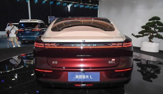 岚图追光L上市：能否掀翻传统豪华轿车市场？