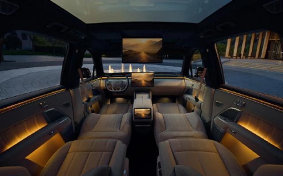 岚图追光L：27.99万元起的全新中大型插混轿车，挑战豪华与智能极限