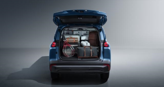 五菱星光560：低价紧凑SUV的市场搅局者